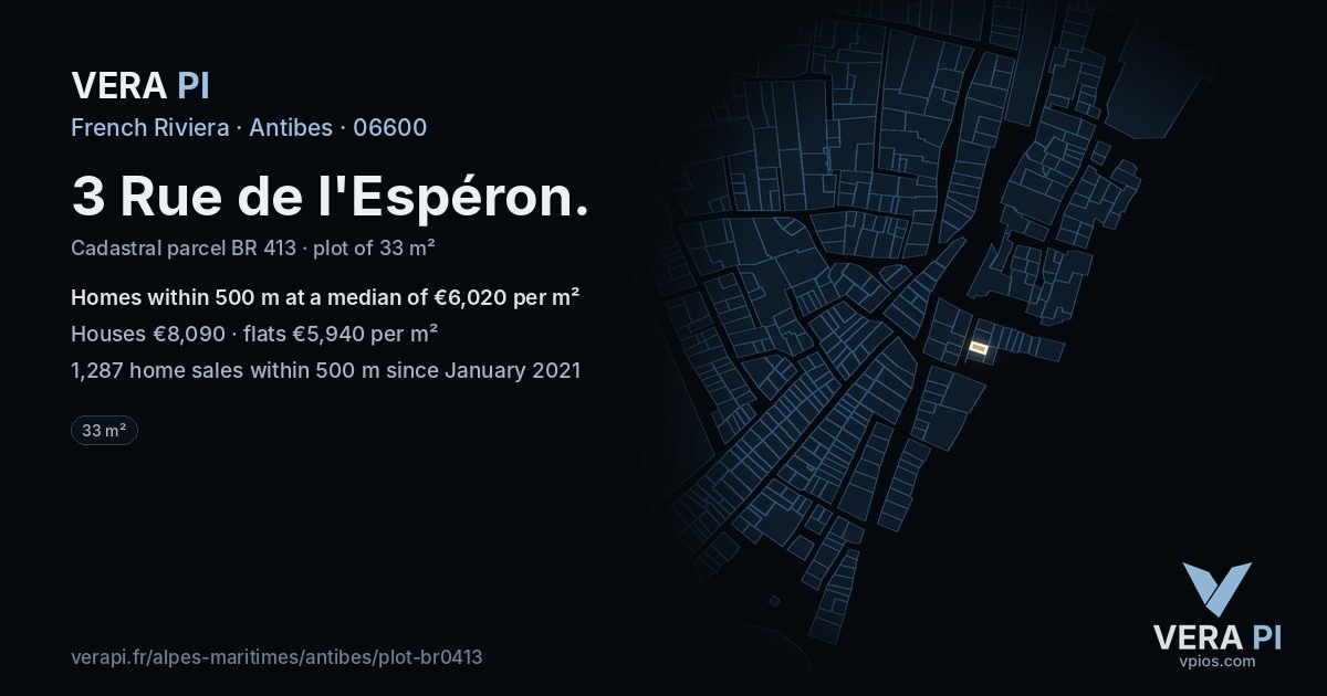 3 Rue de l'Espéron, Antibes at night – the plot lit, the parcels around coloured by the prices near them
