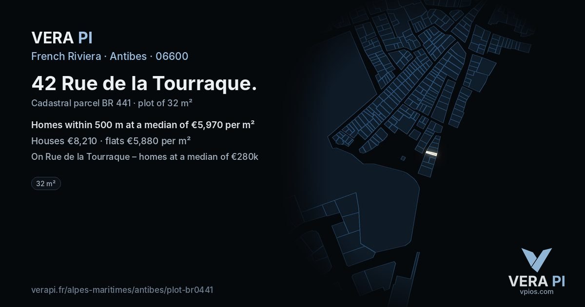 42 Rue de la Tourraque, Antibes at night – the plot lit, the parcels around coloured by the prices near them