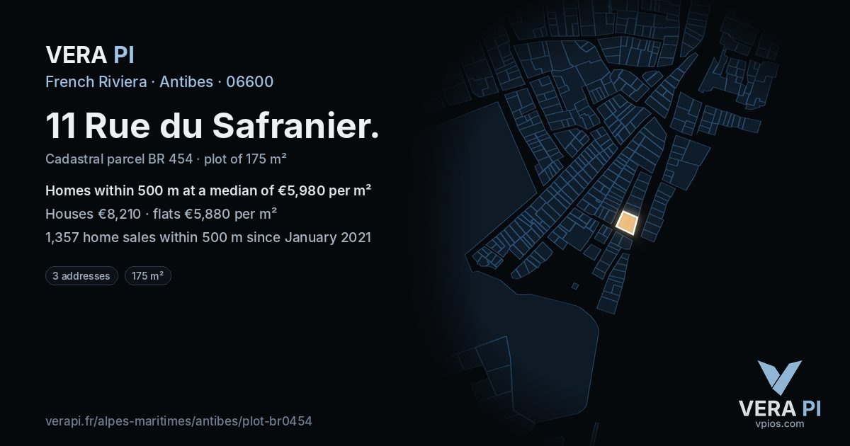 11 Rue du Safranier, Antibes at night – the plot lit, the parcels around coloured by the prices near them