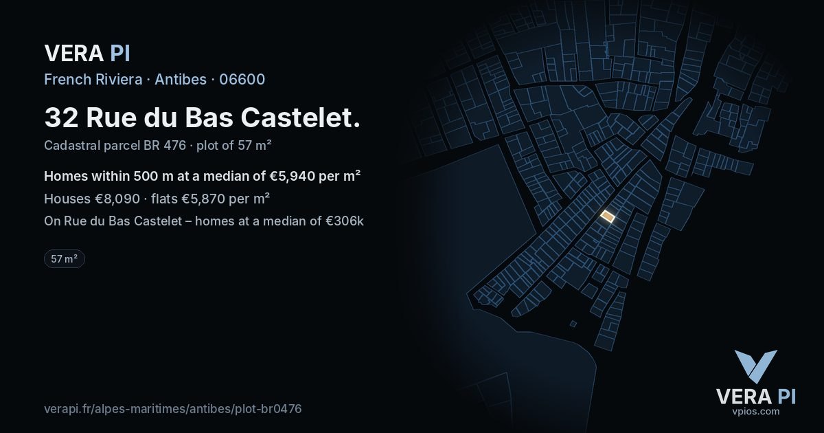 32 Rue du Bas Castelet, Antibes at night – the plot lit, the parcels around coloured by the prices near them