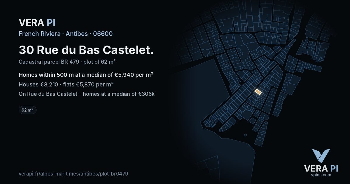 30 Rue du Bas Castelet, Antibes at night – the plot lit, the parcels around coloured by the prices near them