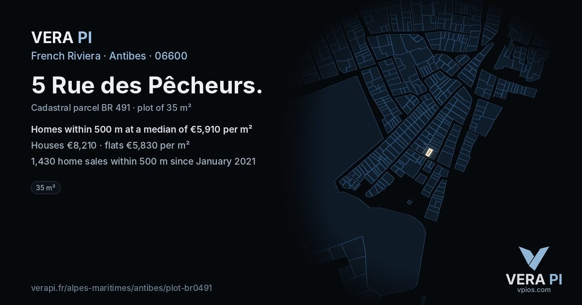 5 Rue des Pêcheurs, Antibes at night – the plot lit, the parcels around coloured by the prices near them
