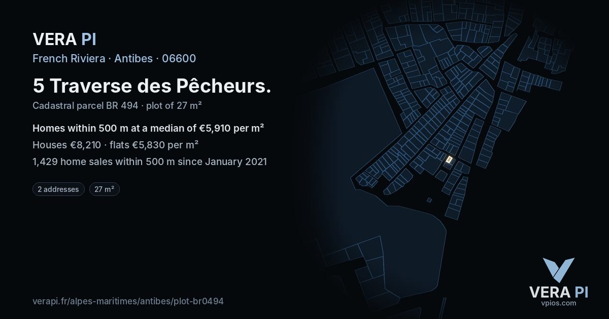 5 Traverse des Pêcheurs, Antibes at night – the plot lit, the parcels around coloured by the prices near them