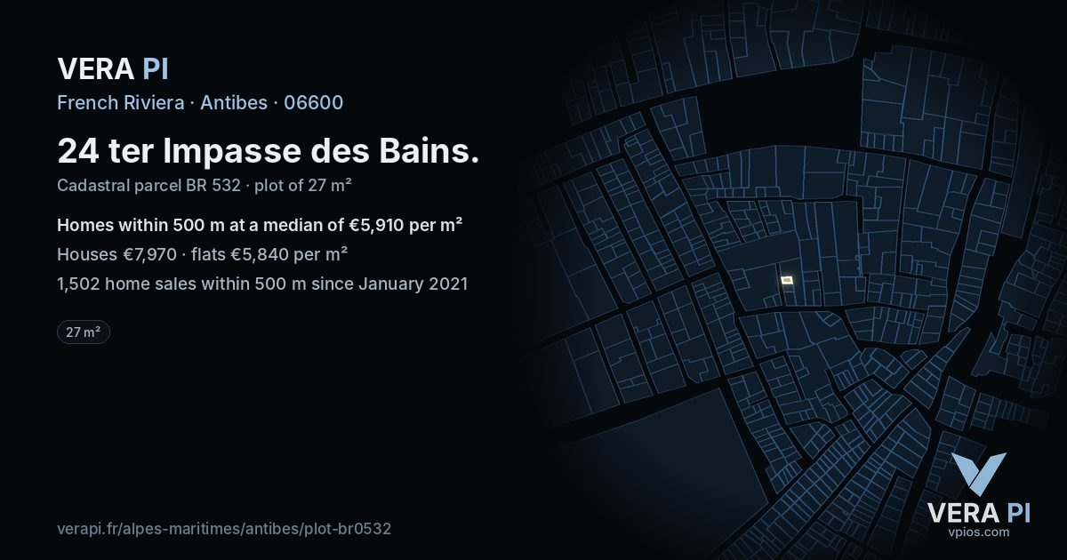 24 ter Impasse des Bains, Antibes at night – the plot lit, the parcels around coloured by the prices near them