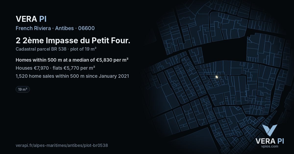 2 2ème Impasse du Petit Four, Antibes at night – the plot lit, the parcels around coloured by the prices near them