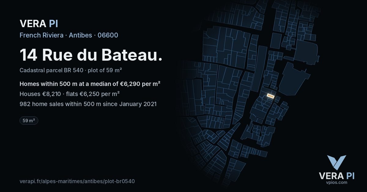14 Rue du Bateau, Antibes at night – the plot lit, the parcels around coloured by the prices near them