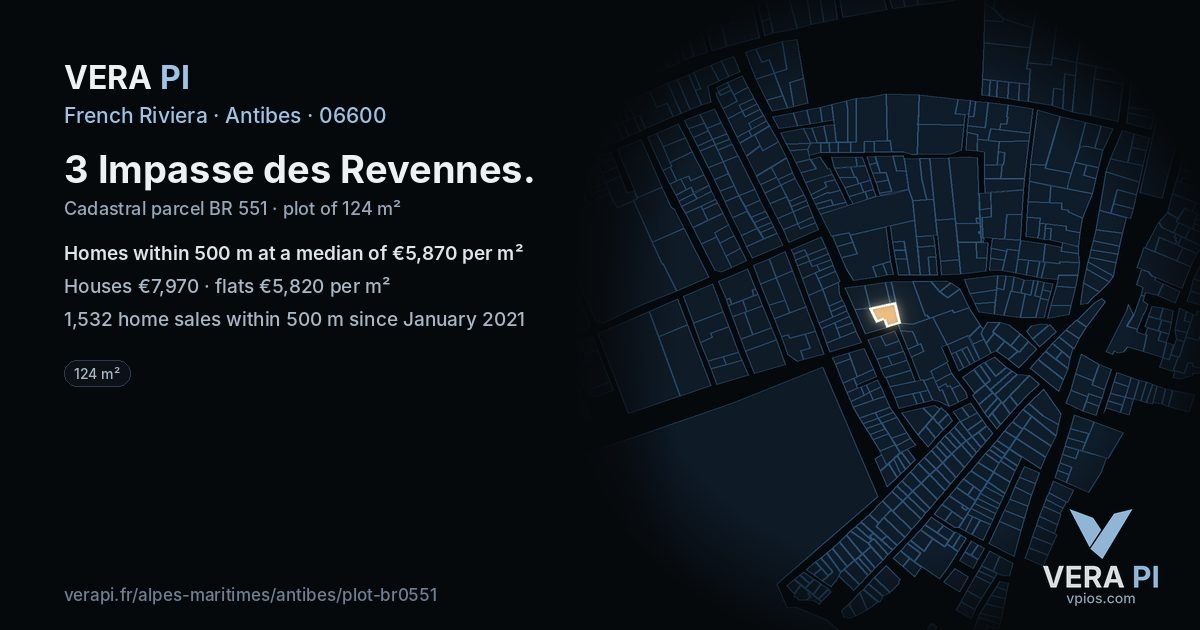 3 Impasse des Revennes, Antibes at night – the plot lit, the parcels around coloured by the prices near them
