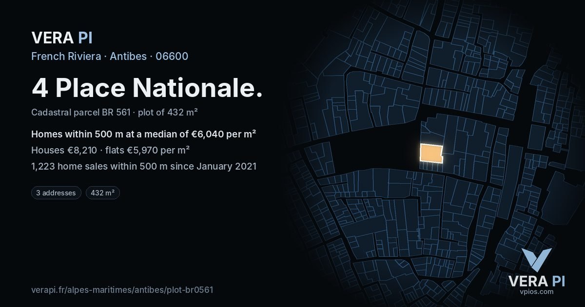4 Place Nationale, Antibes at night – the plot lit, the parcels around coloured by the prices near them