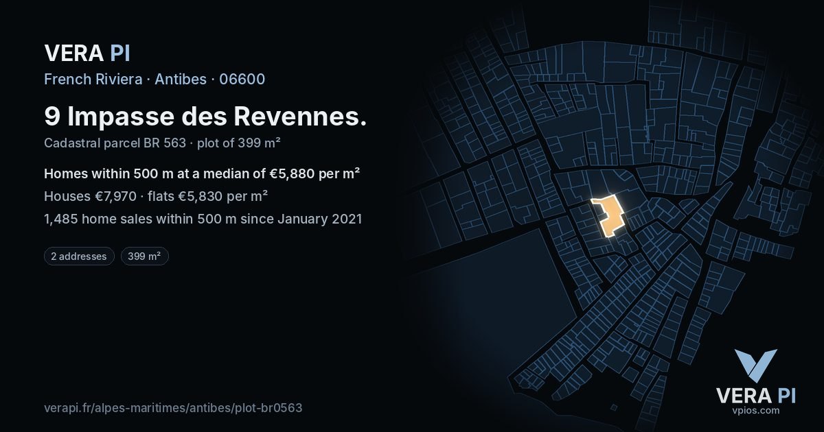 9 Impasse des Revennes, Antibes at night – the plot lit, the parcels around coloured by the prices near them