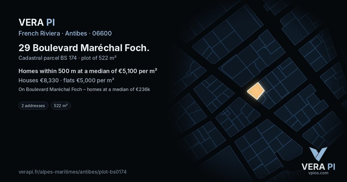 29 Boulevard Maréchal Foch, Antibes at night – the plot lit, the parcels around coloured by the prices near them