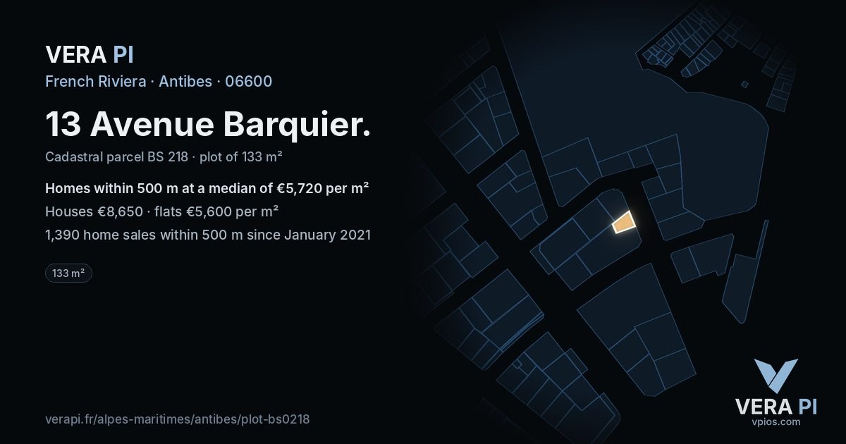13 Avenue Barquier, Antibes at night – the plot lit, the parcels around coloured by the prices near them