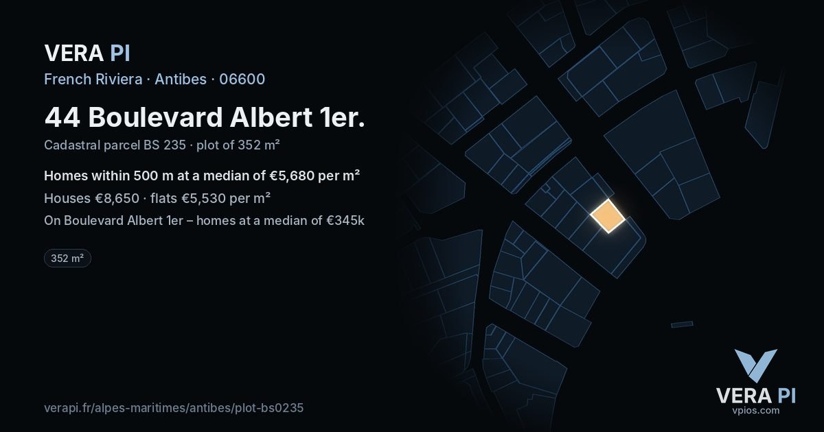 44 Boulevard Albert 1er, Antibes at night – the plot lit, the parcels around coloured by the prices near them