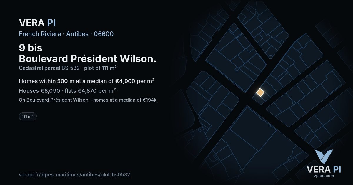 9 bis Boulevard Président Wilson, Antibes at night – the plot lit, the parcels around coloured by the prices near them