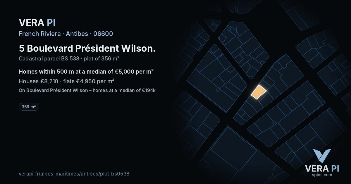 5 Boulevard Président Wilson, Antibes at night – the plot lit, the parcels around coloured by the prices near them