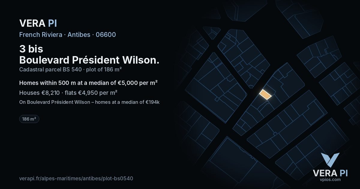3 bis Boulevard Président Wilson, Antibes at night – the plot lit, the parcels around coloured by the prices near them