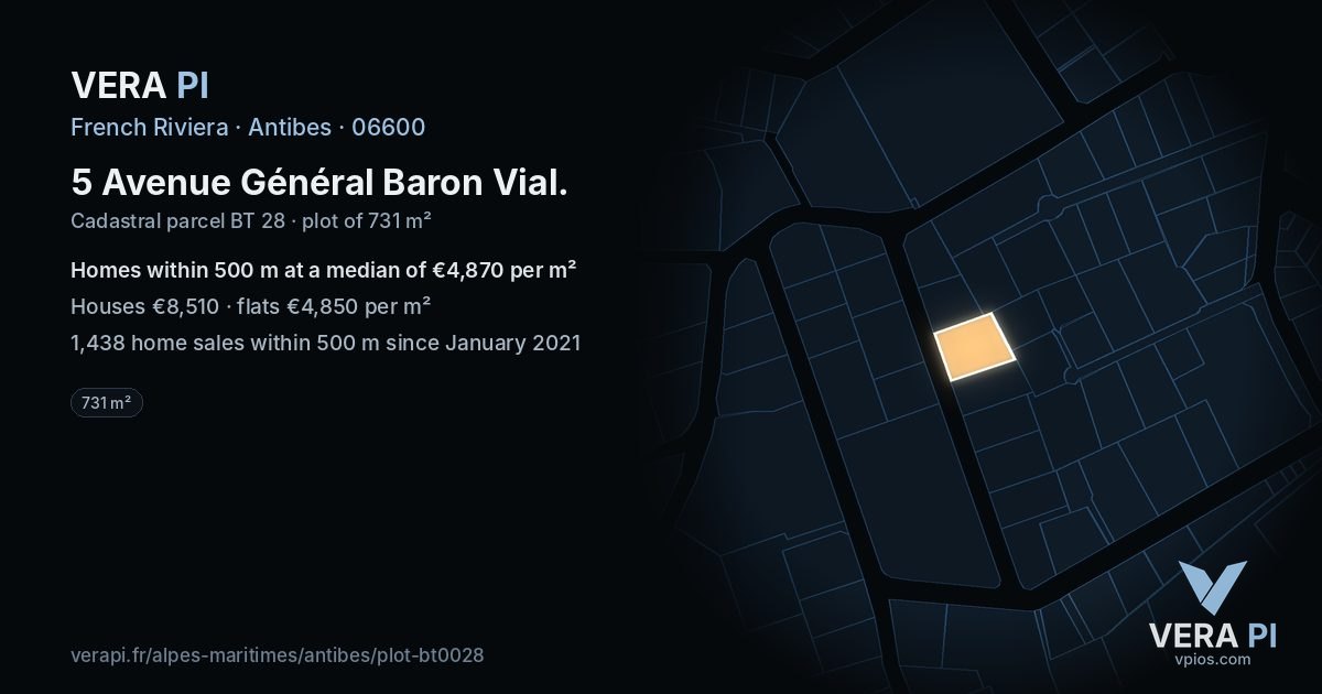 5 Avenue Général Baron Vial, Antibes at night – the plot lit, the parcels around coloured by the prices near them