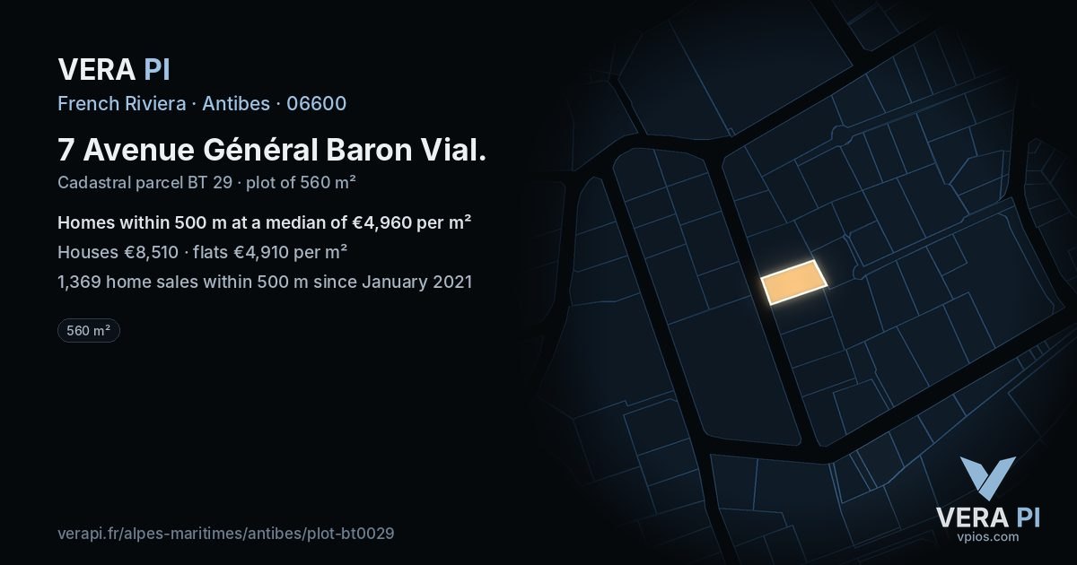 7 Avenue Général Baron Vial, Antibes at night – the plot lit, the parcels around coloured by the prices near them