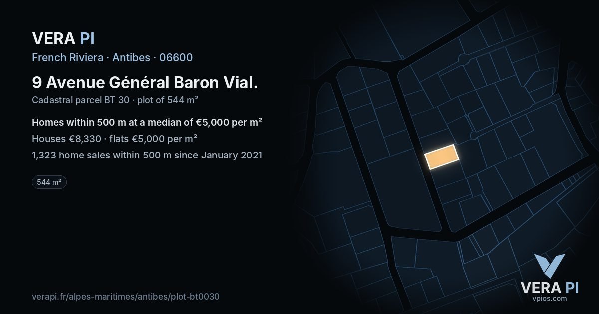 9 Avenue Général Baron Vial, Antibes at night – the plot lit, the parcels around coloured by the prices near them