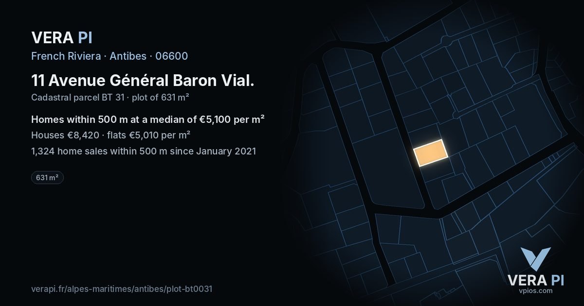11 Avenue Général Baron Vial, Antibes at night – the plot lit, the parcels around coloured by the prices near them