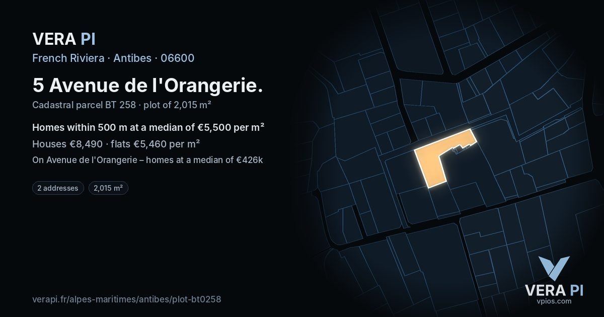 5 Avenue de l'Orangerie, Antibes at night – the plot lit, the parcels around coloured by the prices near them