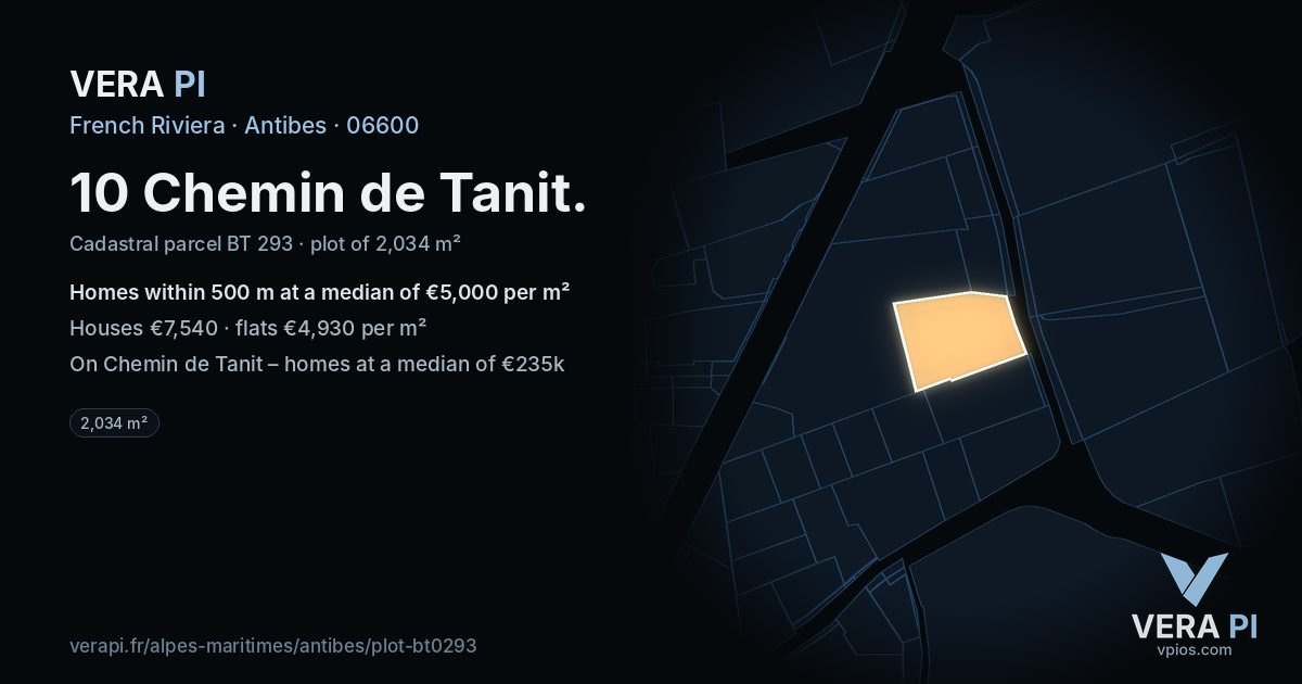 10 Chemin de Tanit, Antibes at night – the plot lit, the parcels around coloured by the prices near them