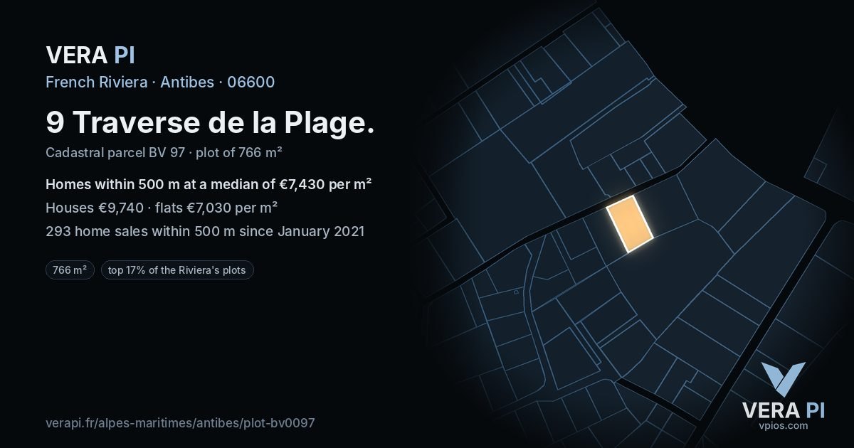 9 Traverse de la Plage, Antibes at night – the plot lit, the parcels around coloured by the prices near them