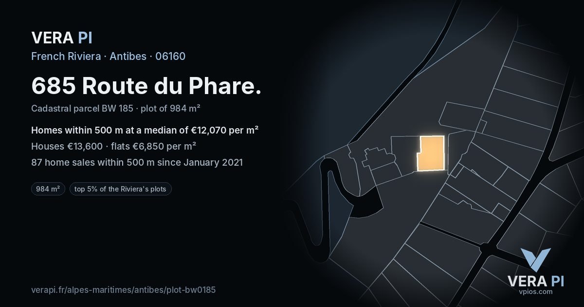 685 Route du Phare, Antibes at night – the plot lit, the parcels around coloured by the prices near them