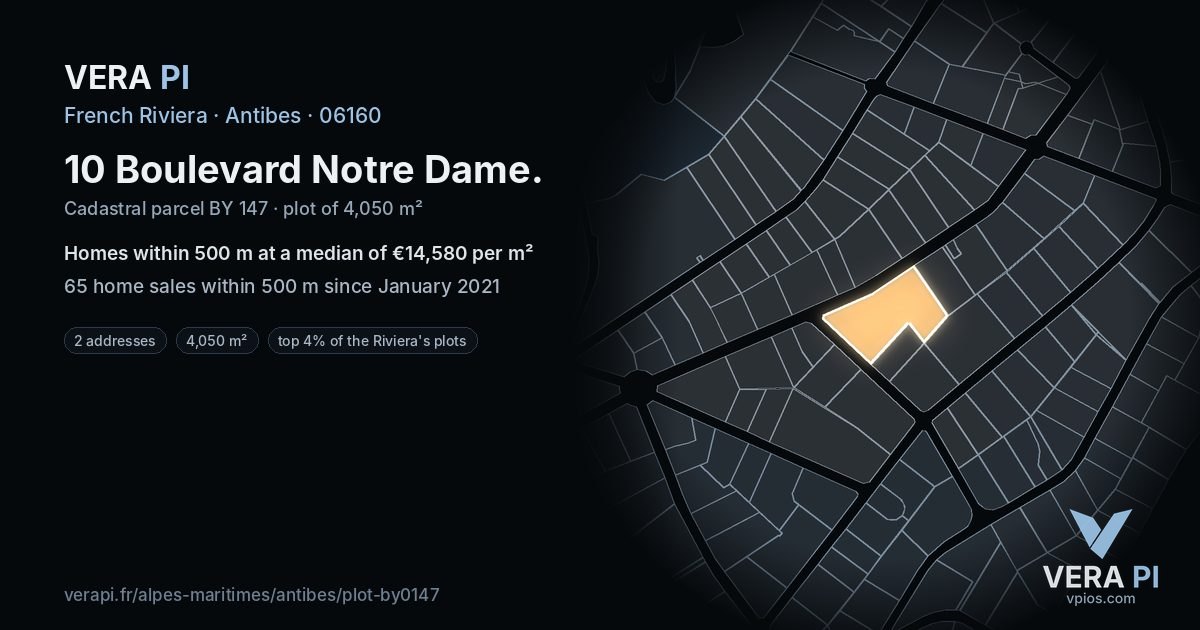 10 Boulevard Notre Dame, Antibes at night – the plot lit, the parcels around coloured by the prices near them