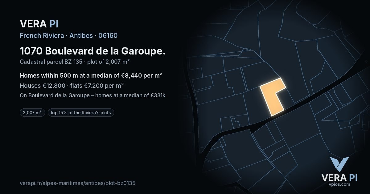 1070 Boulevard de la Garoupe, Antibes at night – the plot lit, the parcels around coloured by the prices near them