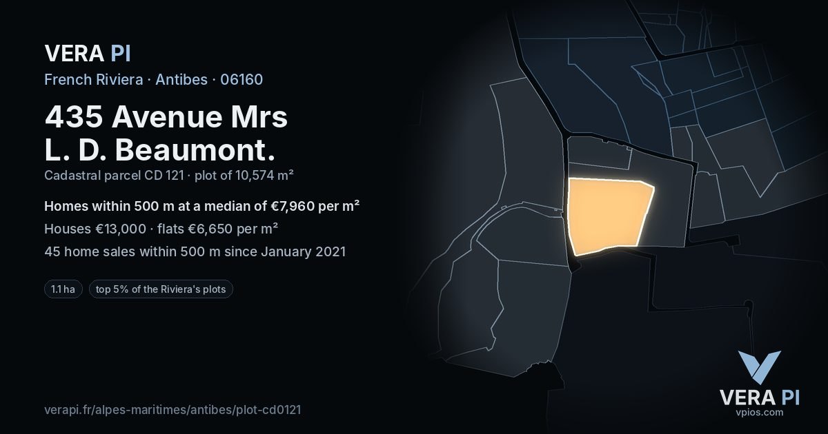 435 Avenue Mrs L. D. Beaumont, Antibes at night – the plot lit, the parcels around coloured by the prices near them