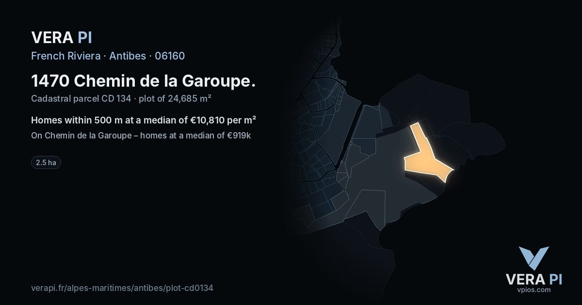 1470 Chemin de la Garoupe, Antibes at night – the plot lit, the parcels around coloured by the prices near them