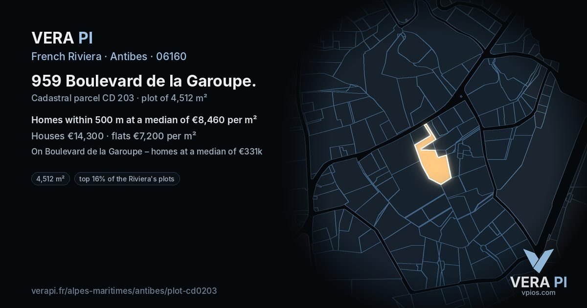 959 Boulevard de la Garoupe, Antibes at night – the plot lit, the parcels around coloured by the prices near them