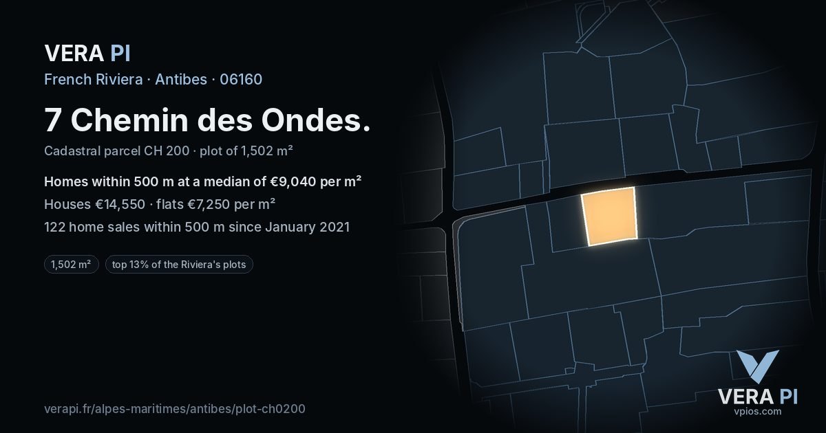 7 Chemin des Ondes, Antibes at night – the plot lit, the parcels around coloured by the prices near them