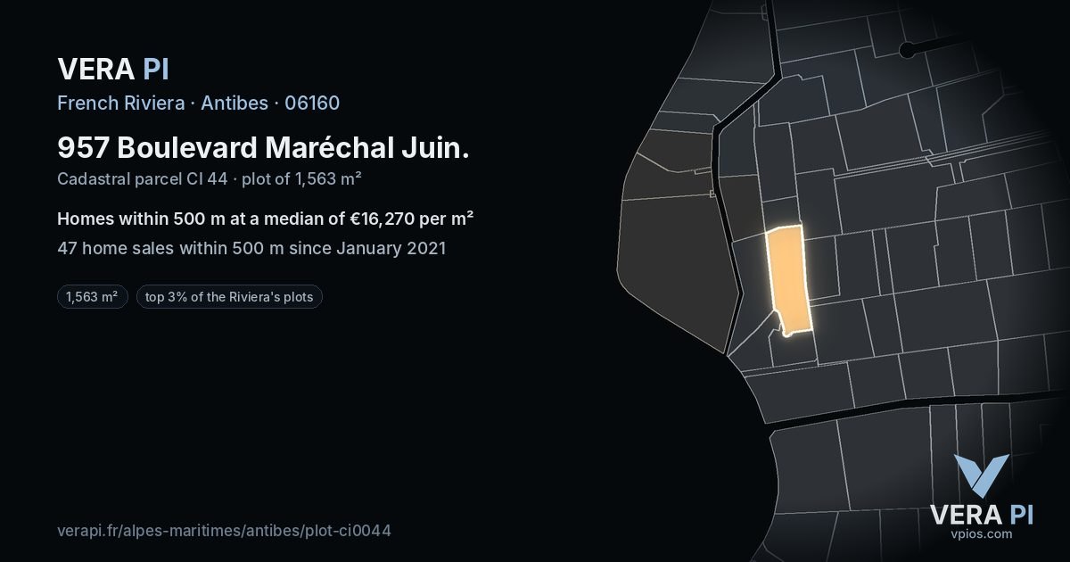 957 Boulevard Maréchal Juin, Antibes at night – the plot lit, the parcels around coloured by the prices near them