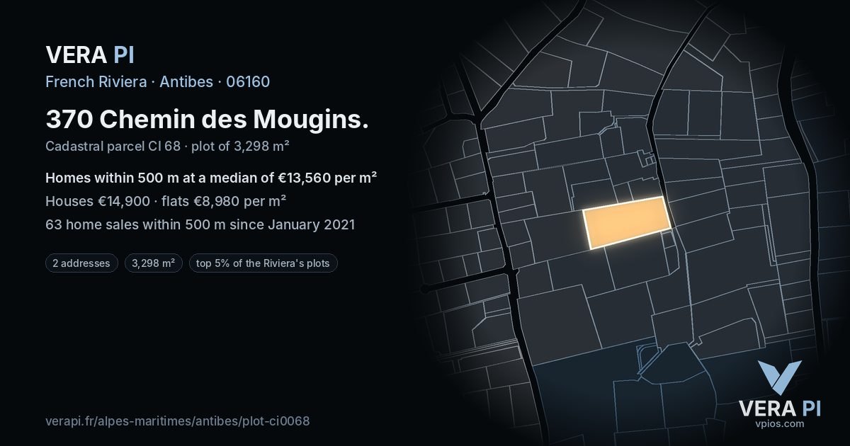 370 Chemin des Mougins, Antibes at night – the plot lit, the parcels around coloured by the prices near them