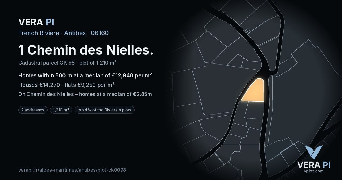 1 Chemin des Nielles, Antibes at night – the plot lit, the parcels around coloured by the prices near them