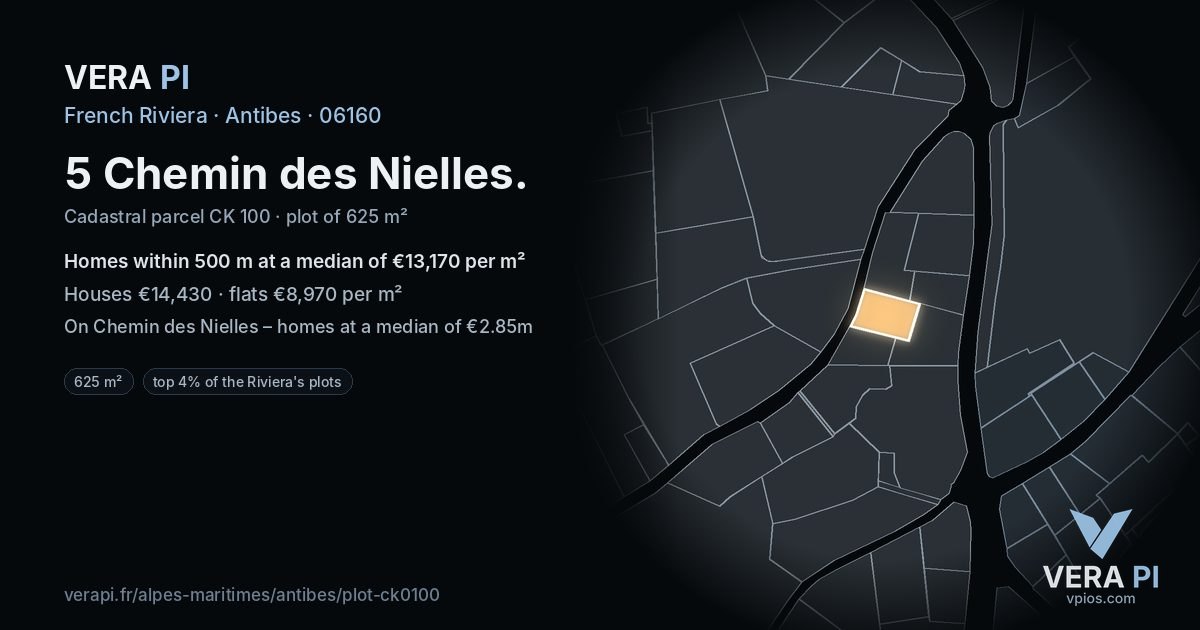 5 Chemin des Nielles, Antibes at night – the plot lit, the parcels around coloured by the prices near them