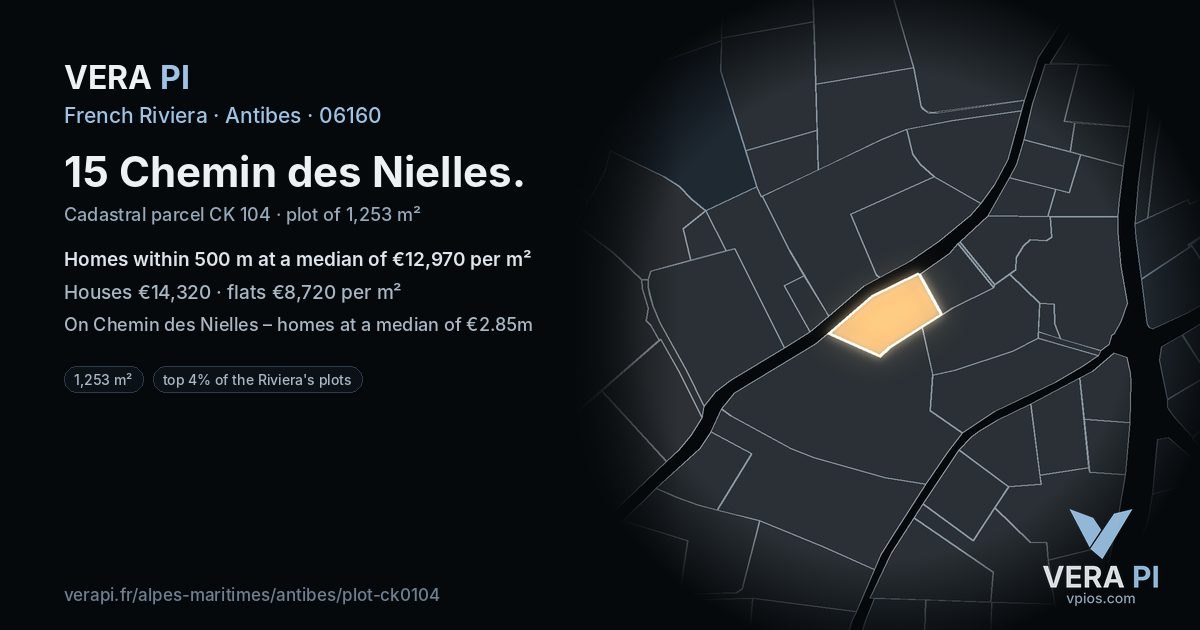 15 Chemin des Nielles, Antibes at night – the plot lit, the parcels around coloured by the prices near them