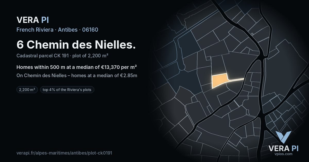 6 Chemin des Nielles, Antibes at night – the plot lit, the parcels around coloured by the prices near them