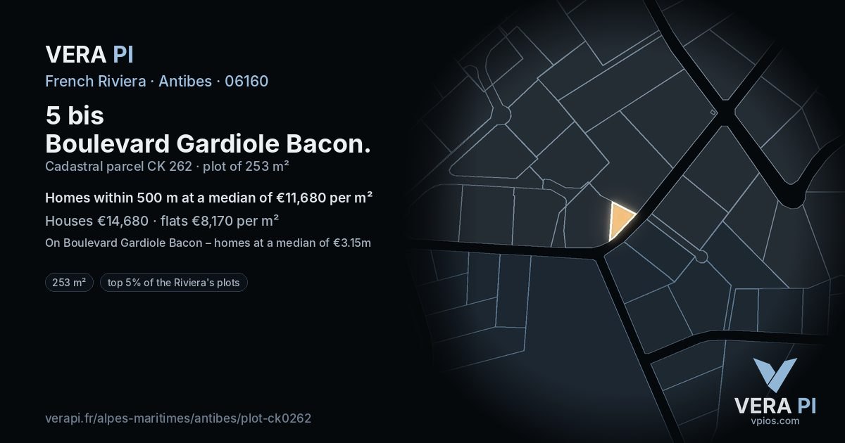 5 bis Boulevard Gardiole Bacon, Antibes at night – the plot lit, the parcels around coloured by the prices near them