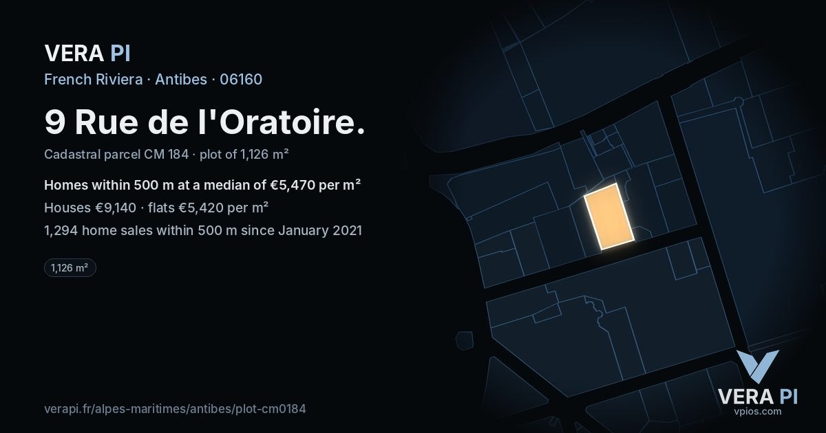 9 Rue de l'Oratoire, Antibes at night – the plot lit, the parcels around coloured by the prices near them