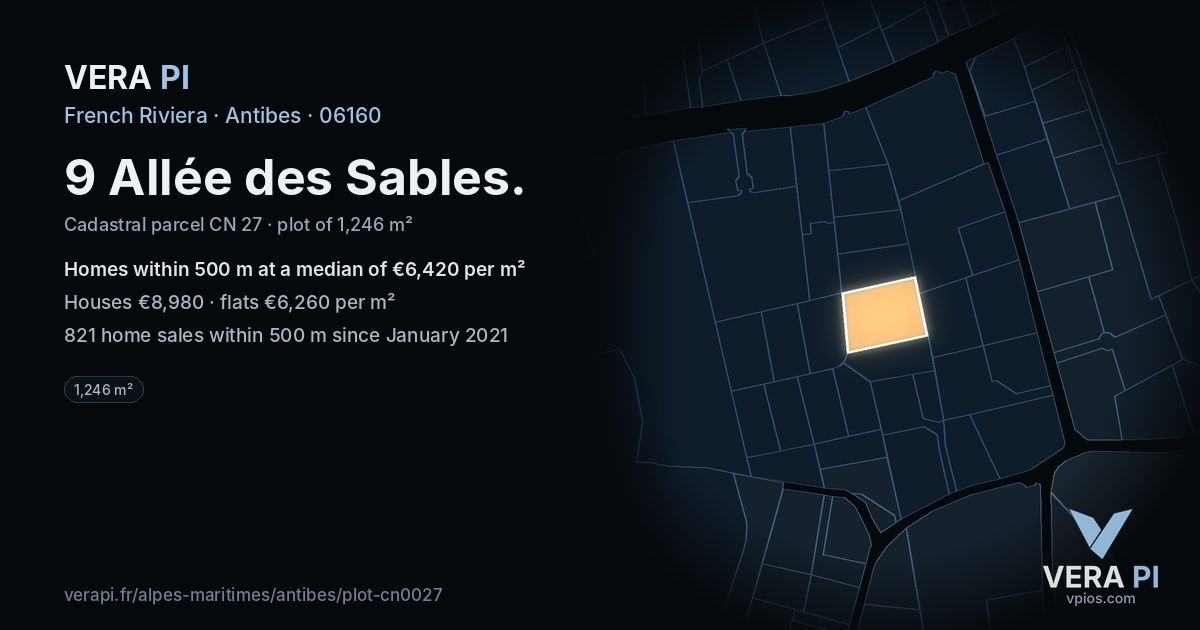 9 Allée des Sables, Antibes at night – the plot lit, the parcels around coloured by the prices near them