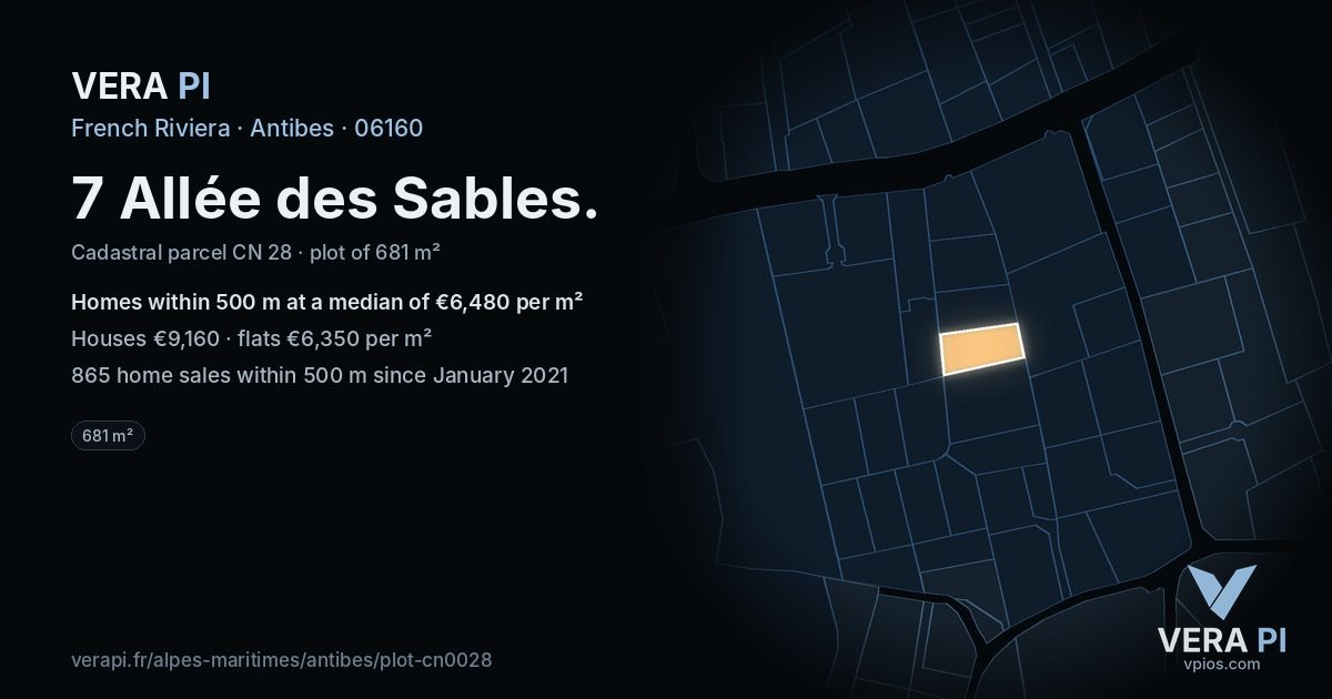 7 Allée des Sables, Antibes at night – the plot lit, the parcels around coloured by the prices near them
