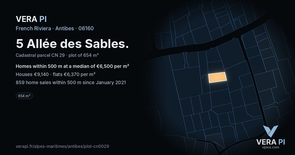 5 Allée des Sables, Antibes at night – the plot lit, the parcels around coloured by the prices near them