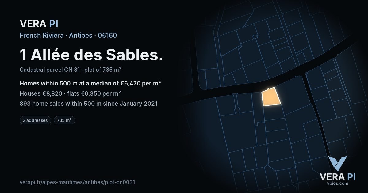 1 Allée des Sables, Antibes at night – the plot lit, the parcels around coloured by the prices near them