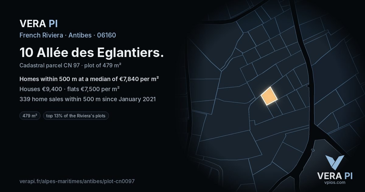 10 Allée des Eglantiers, Antibes at night – the plot lit, the parcels around coloured by the prices near them