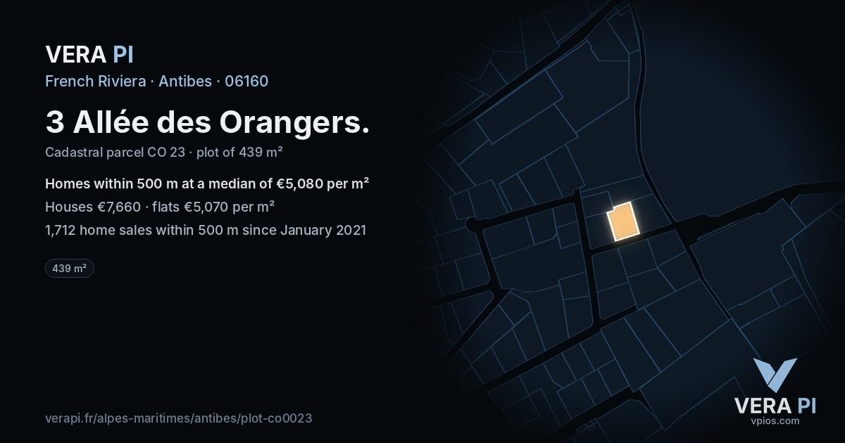 3 Allée des Orangers, Antibes at night – the plot lit, the parcels around coloured by the prices near them