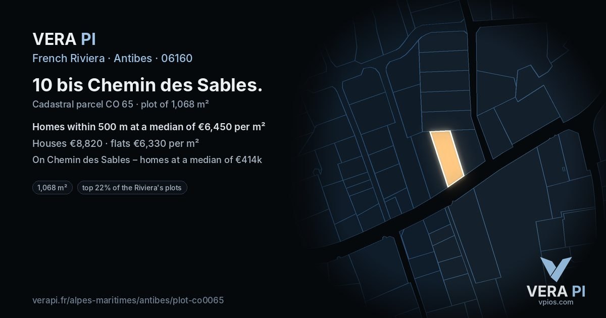 10 bis Chemin des Sables, Antibes at night – the plot lit, the parcels around coloured by the prices near them