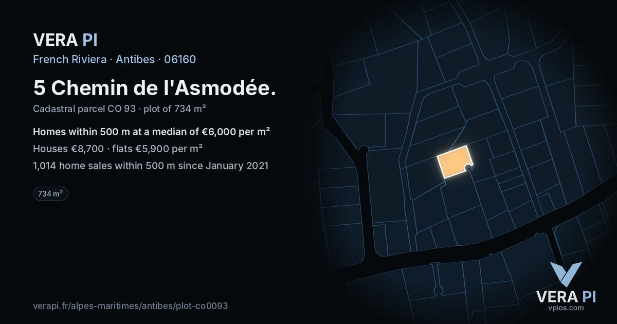 5 Chemin de l'Asmodée, Antibes at night – the plot lit, the parcels around coloured by the prices near them