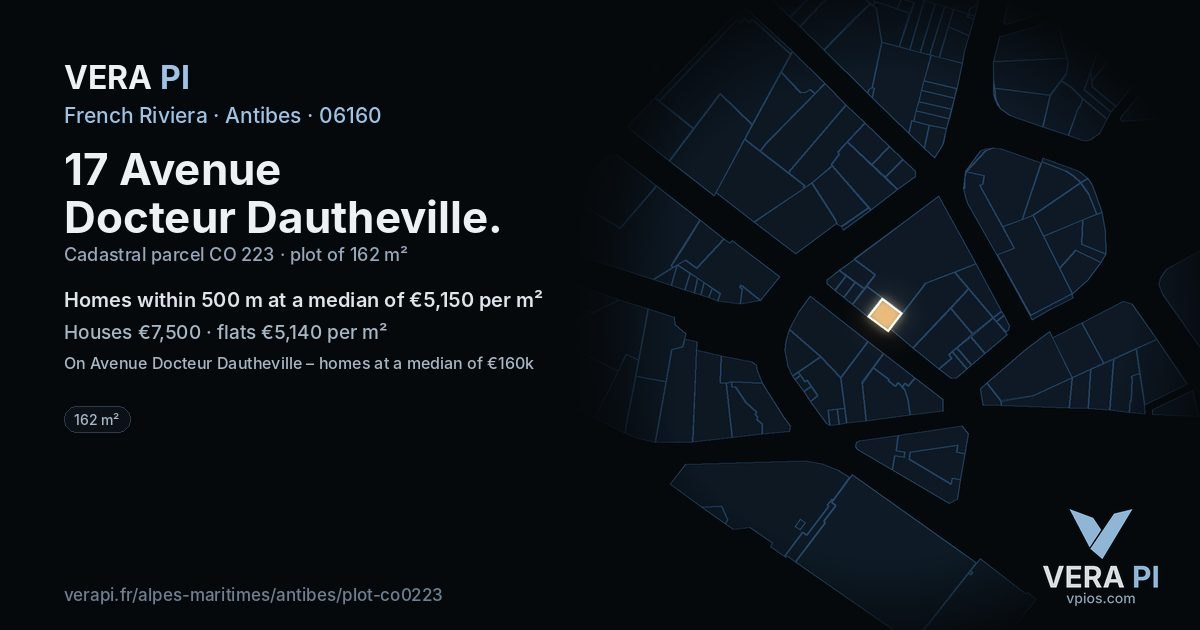 17 Avenue Docteur Dautheville, Antibes at night – the plot lit, the parcels around coloured by the prices near them